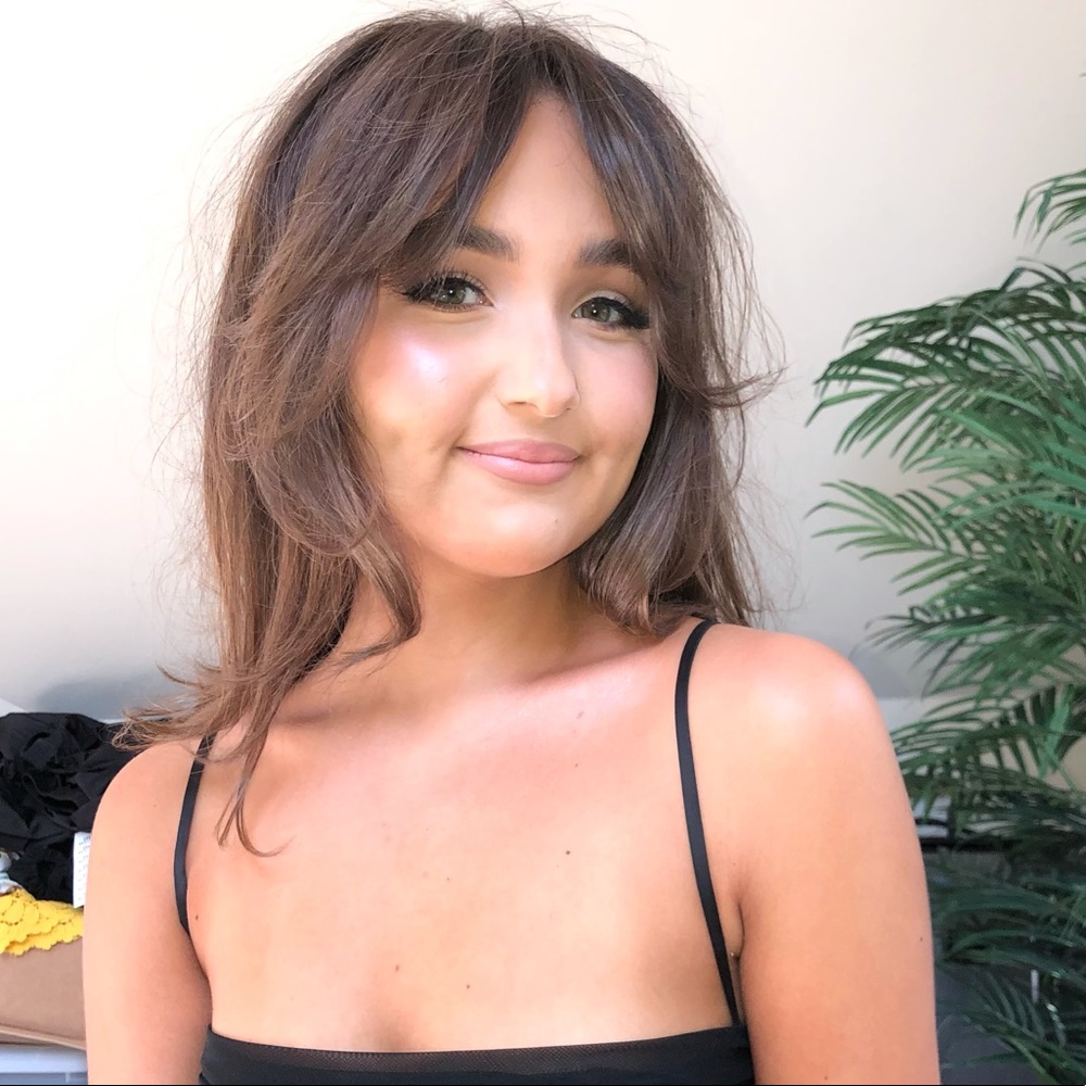 Meet your Posher, Julia